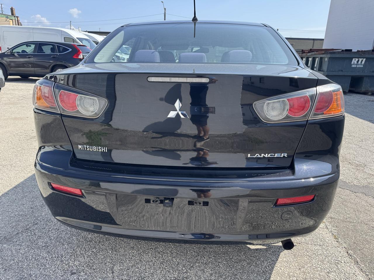 2016 Mitsubishi Lancer ES - Photo #8