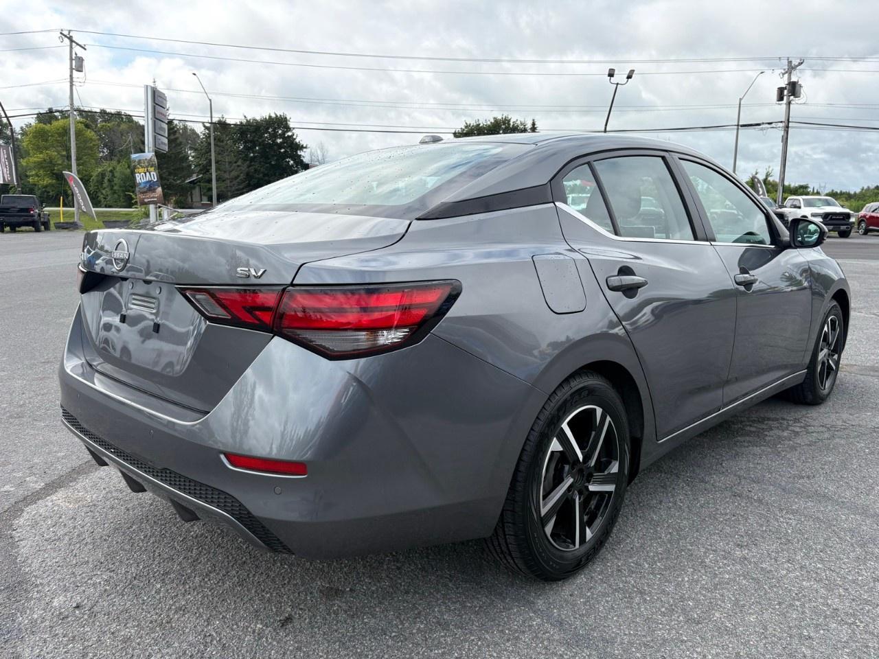 2024 Nissan Sentra SV CVT Photo