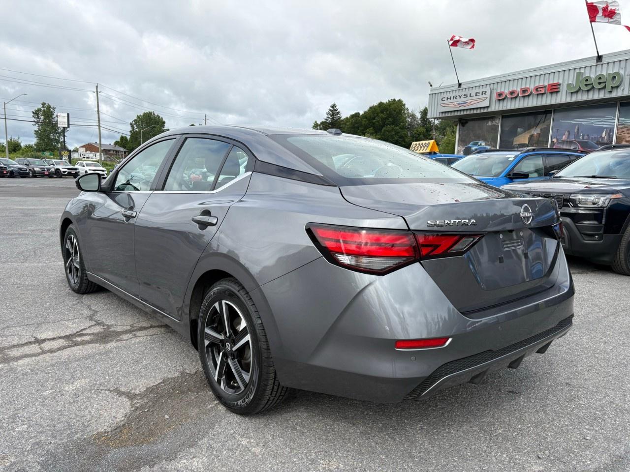 2024 Nissan Sentra SV CVT Photo2