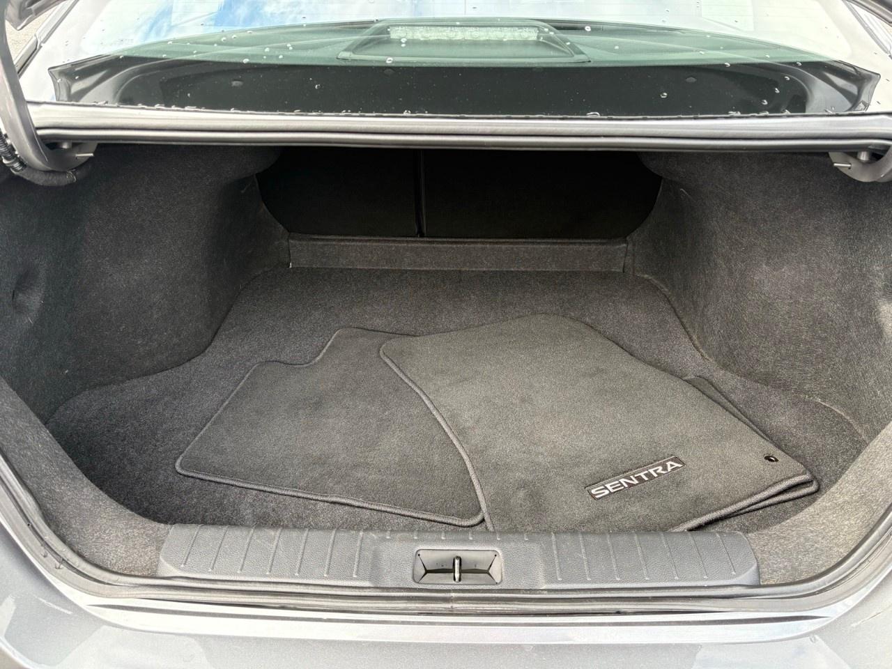 2024 Nissan Sentra SV CVT Photo