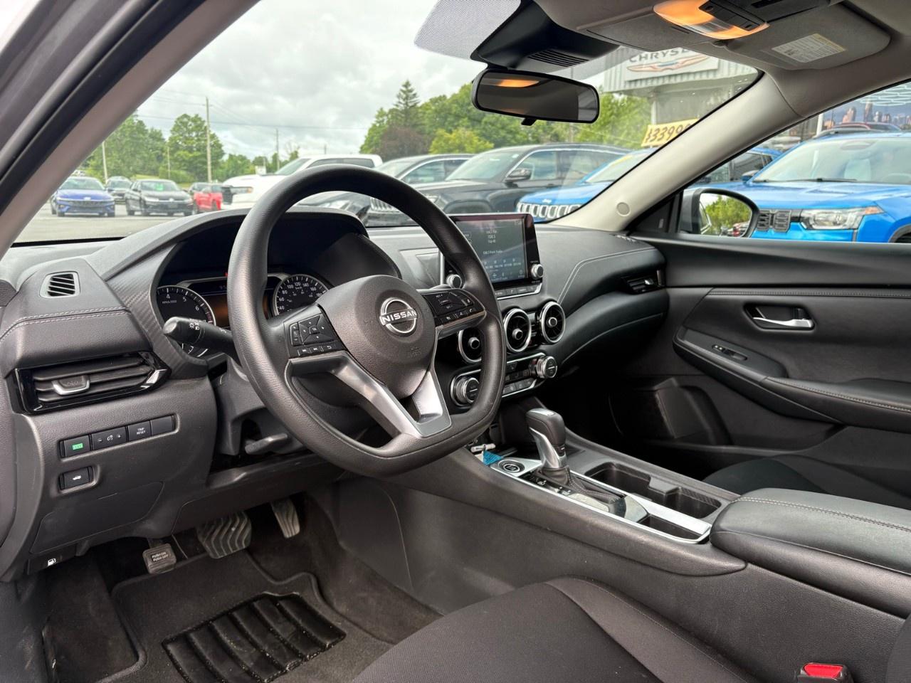 2024 Nissan Sentra SV CVT Photo