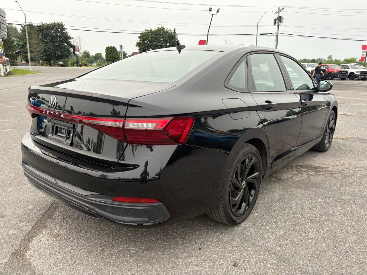 2025 Volkswagen Jetta Comfortline AUTO Photo