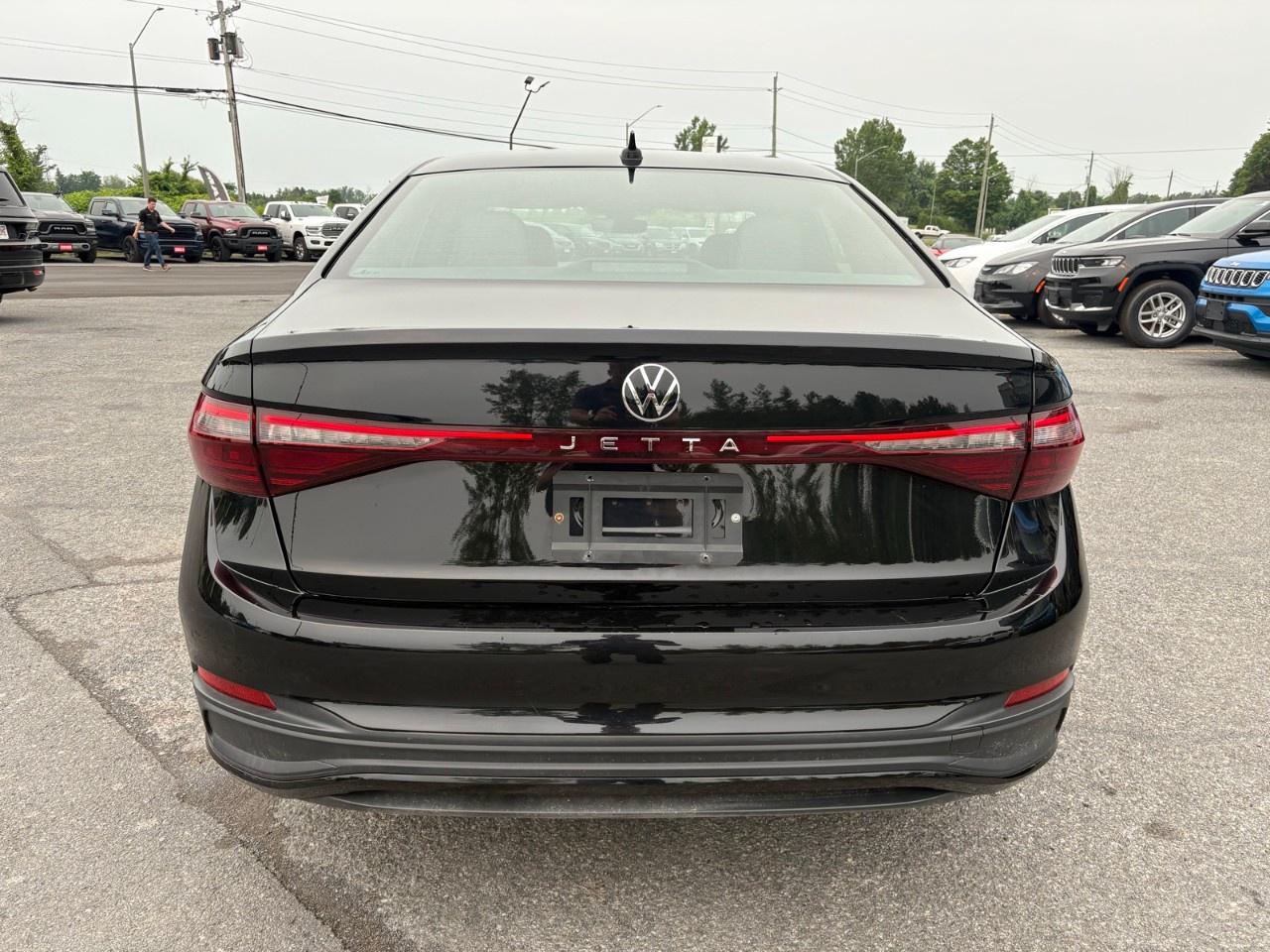 2025 Volkswagen Jetta Comfortline AUTO Photo