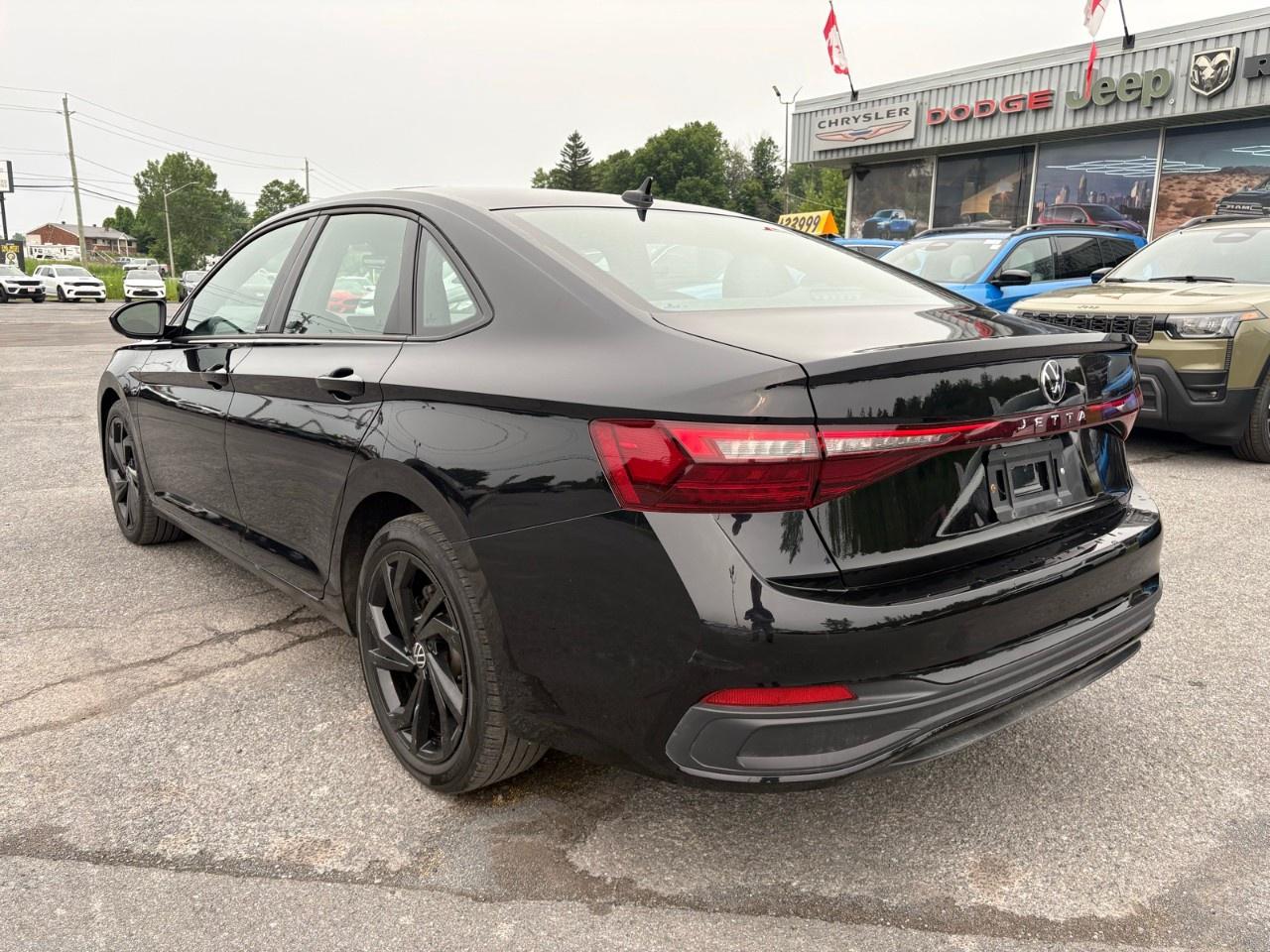 2025 Volkswagen Jetta Comfortline AUTO Photo2