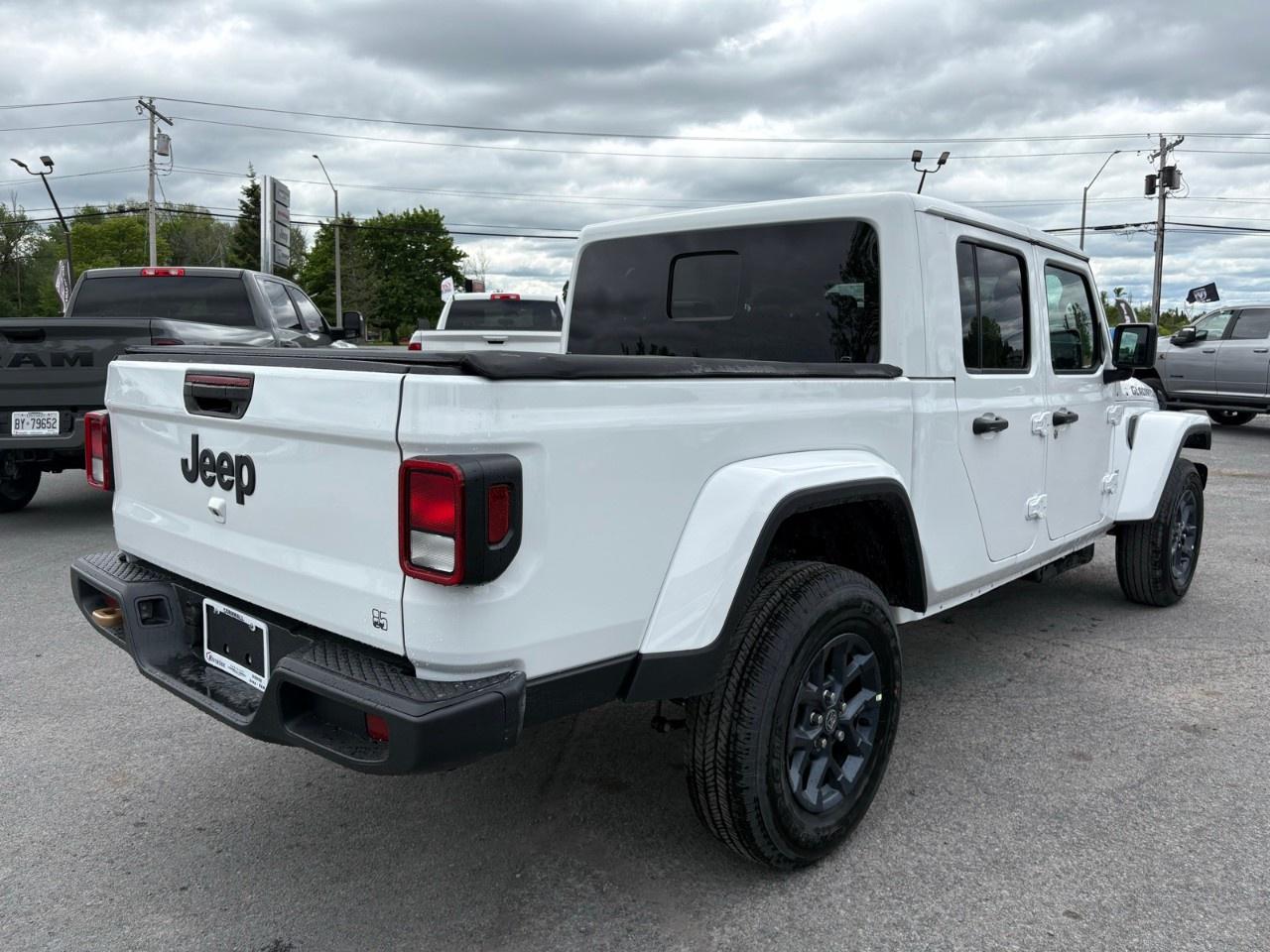 2026 Jeep Gladiator 85th Anniversary 4x4 Photo