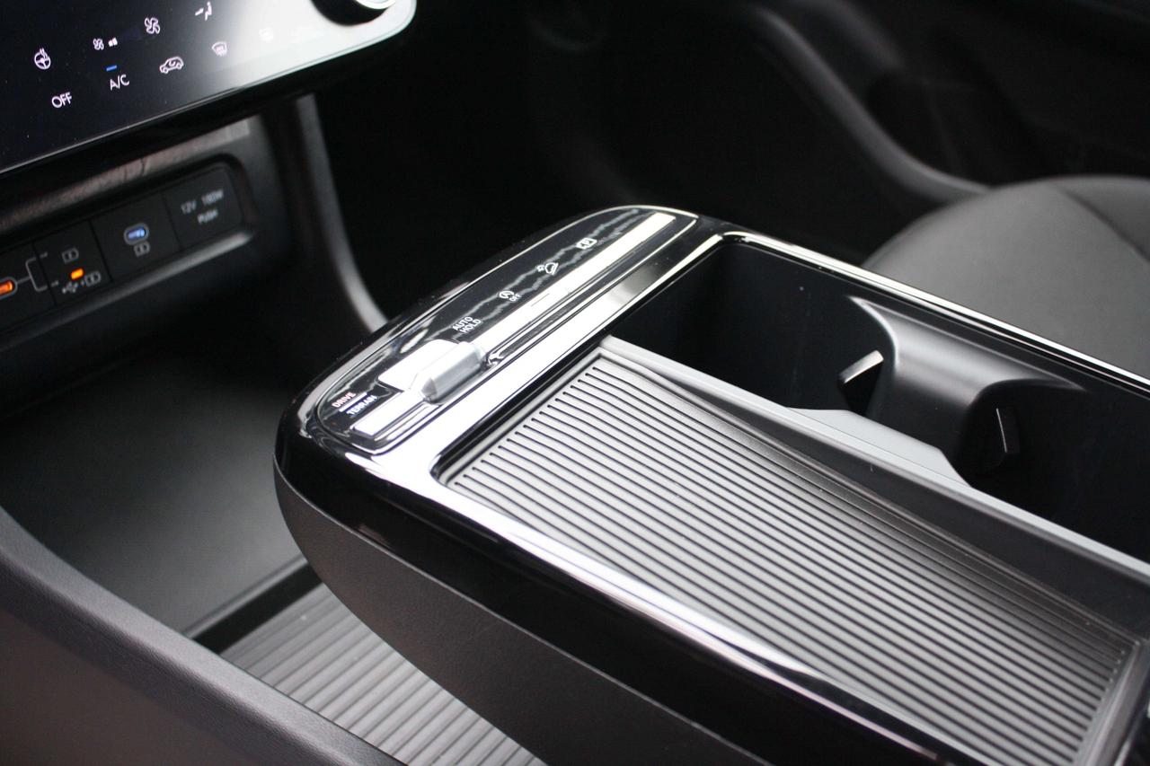 2026 Hyundai Tucson Preferred / Heated Seats / Blind Spot / CarPlay Photo