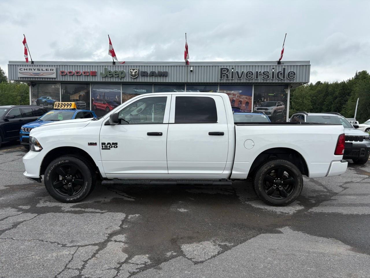 2023 RAM 1500 Classic EXPRESS 4X4 CREW CAB 5'7" BOX Photo1