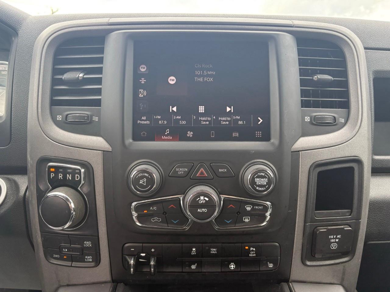 2023 RAM 1500 Classic EXPRESS 4X4 CREW CAB 5'7" BOX Photo