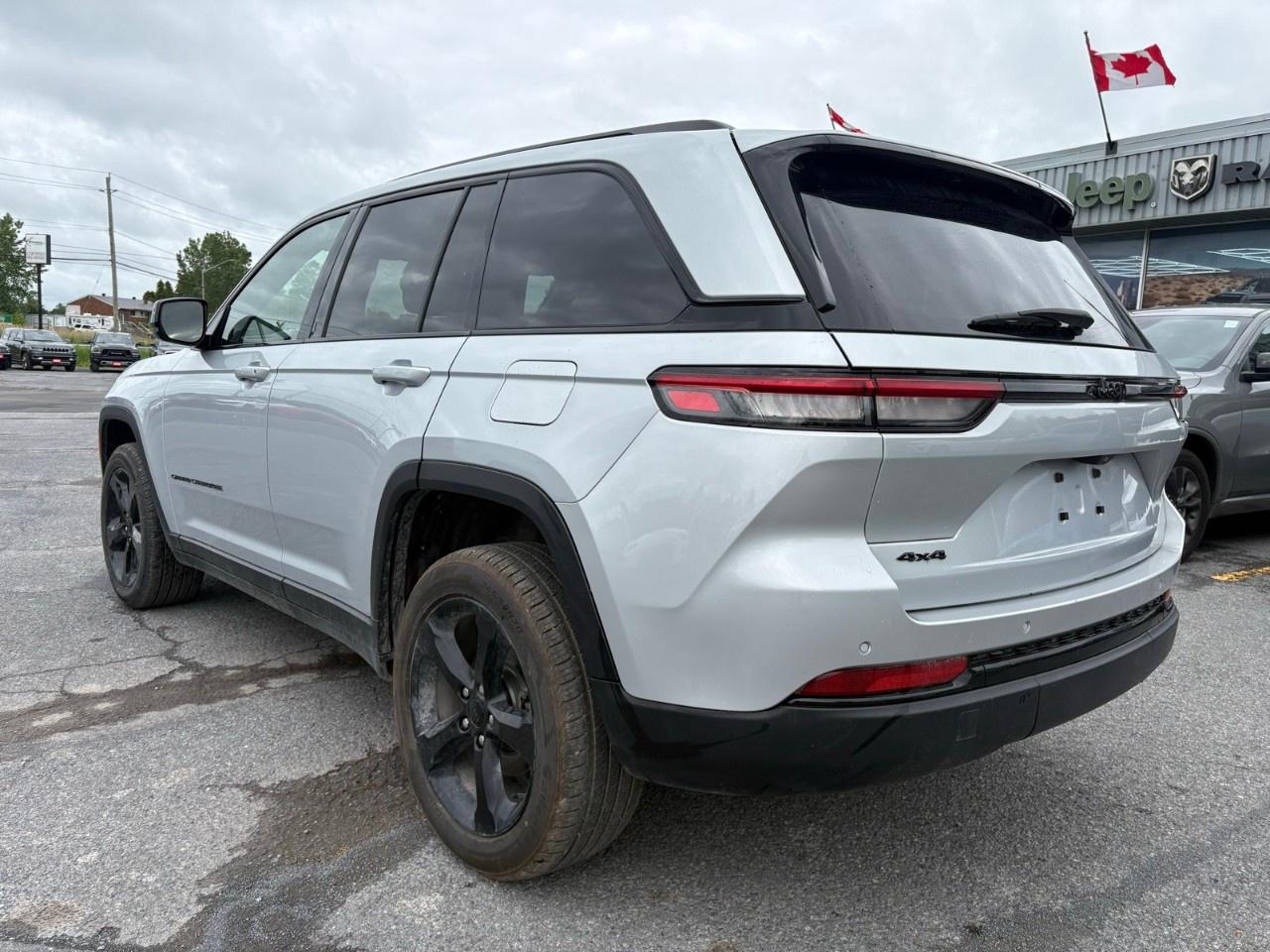 2022 Jeep Grand Cherokee ALTITUDE 4X4 Photo