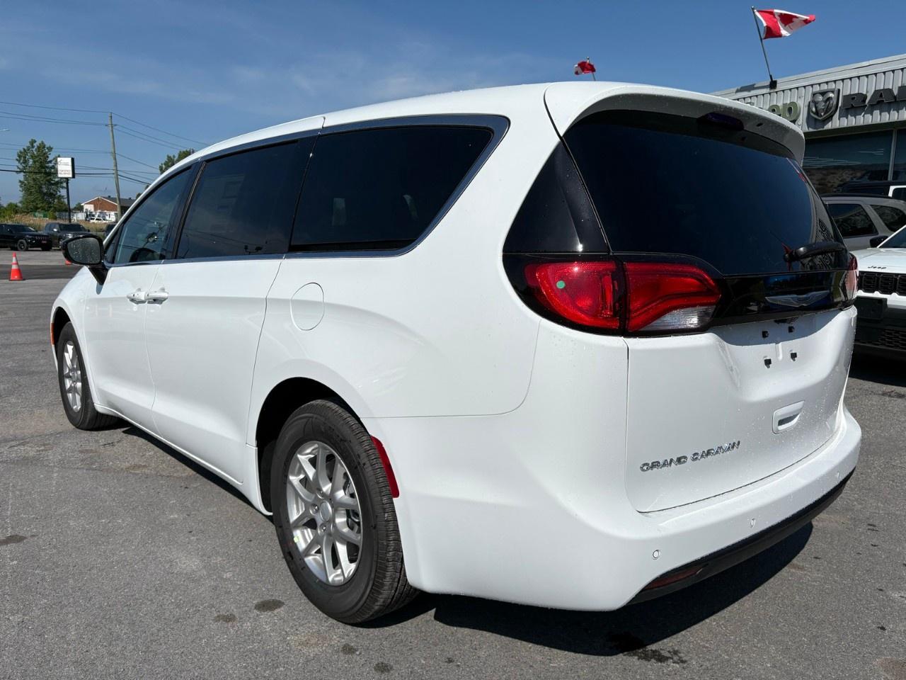 2027 Chrysler Grand Caravan SXT 2WD Photo