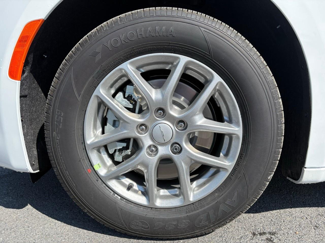 2027 Chrysler Grand Caravan SXT 2WD Photo