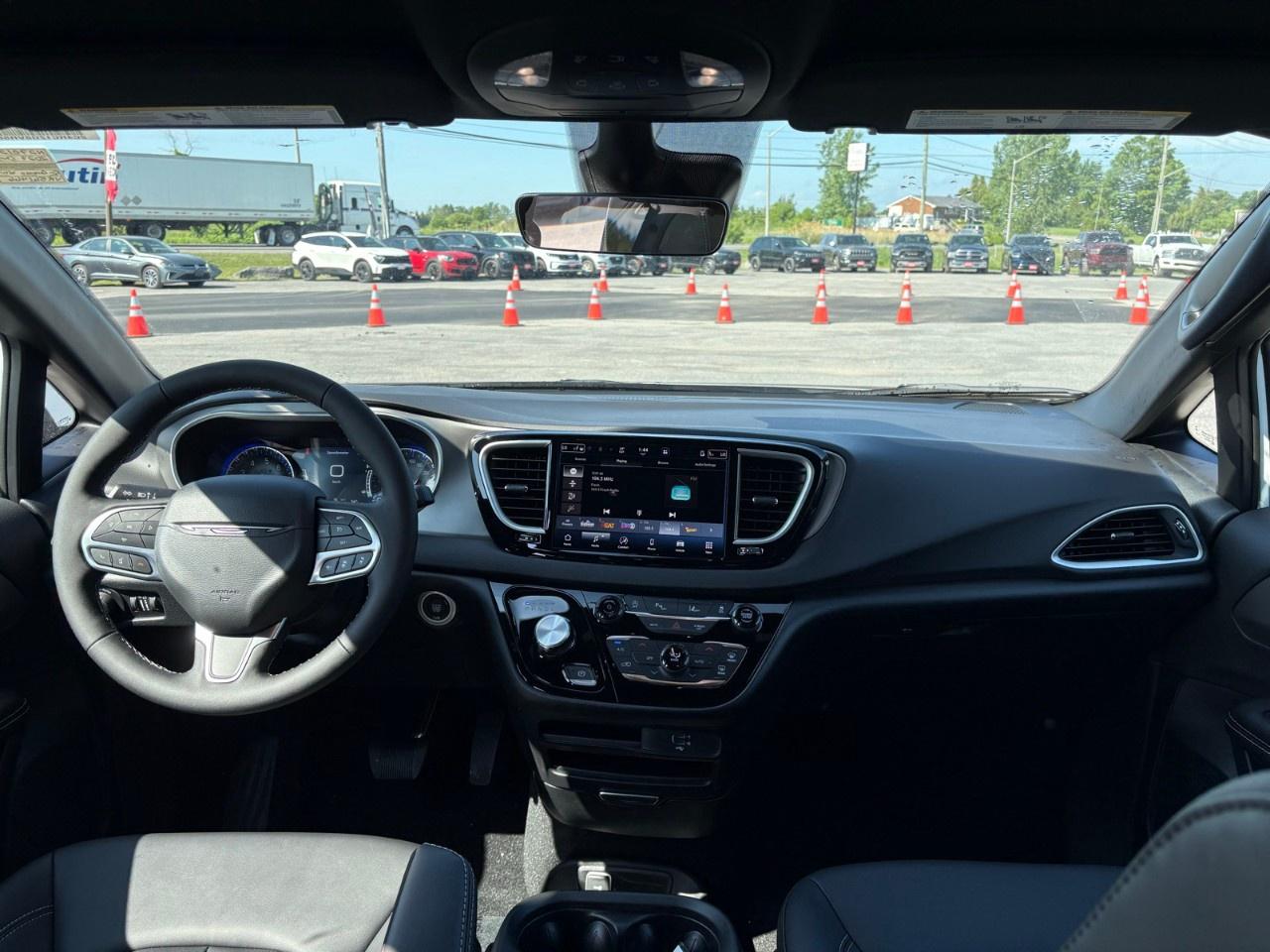2027 Chrysler Grand Caravan SXT 2WD Photo