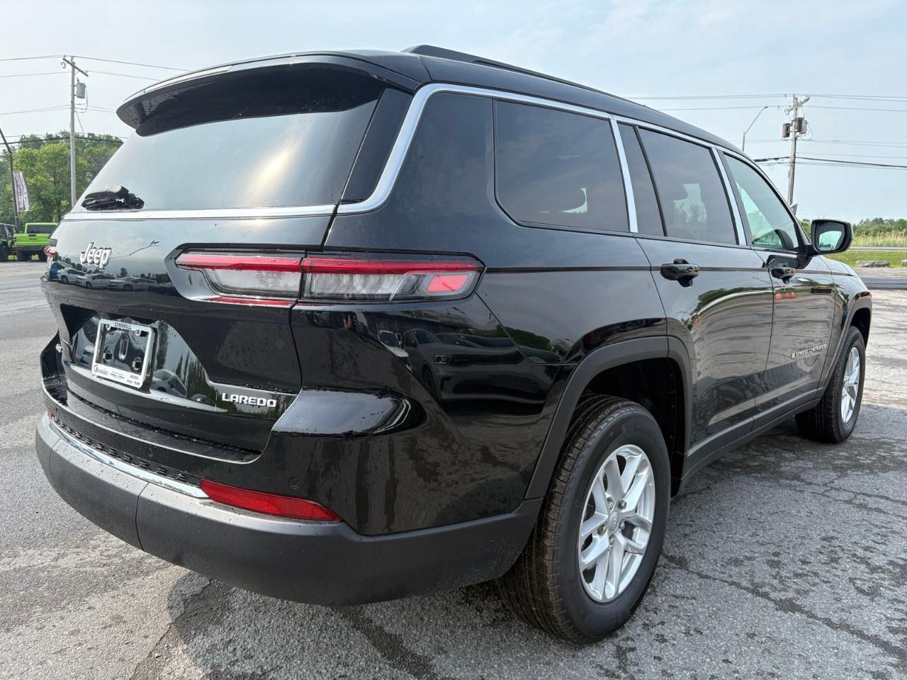 2026 Jeep Grand Cherokee L Laredo X 4x4 Photo