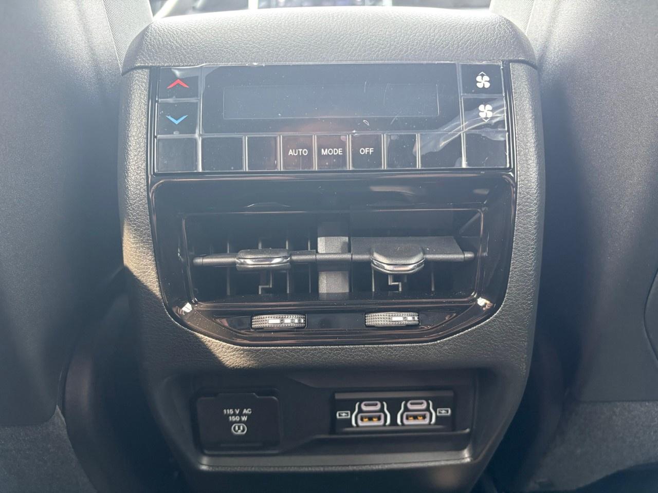 2026 Jeep Grand Cherokee L Laredo X 4x4 Photo