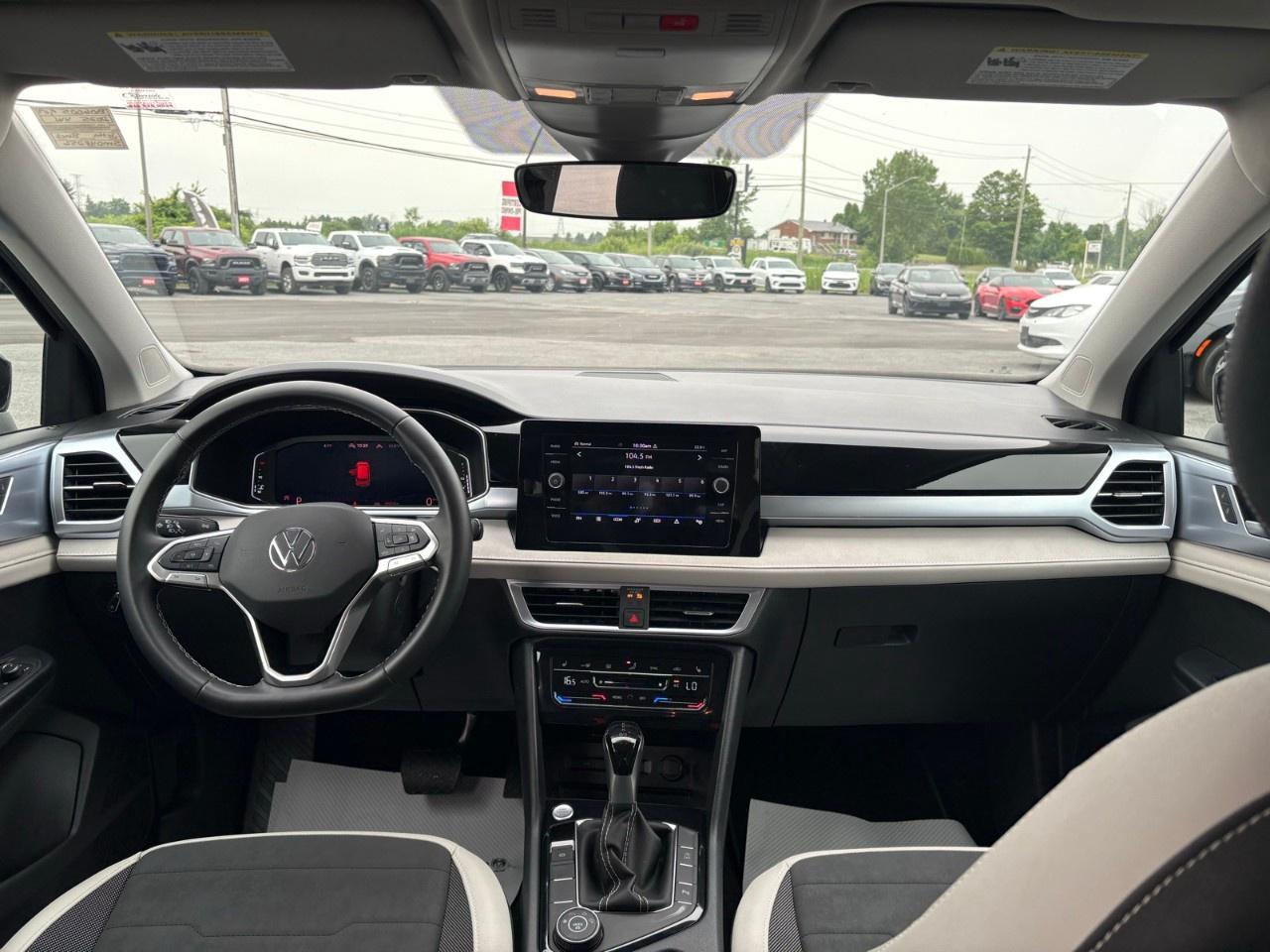 2025 Volkswagen Taos Comfortline 4Motion Photo