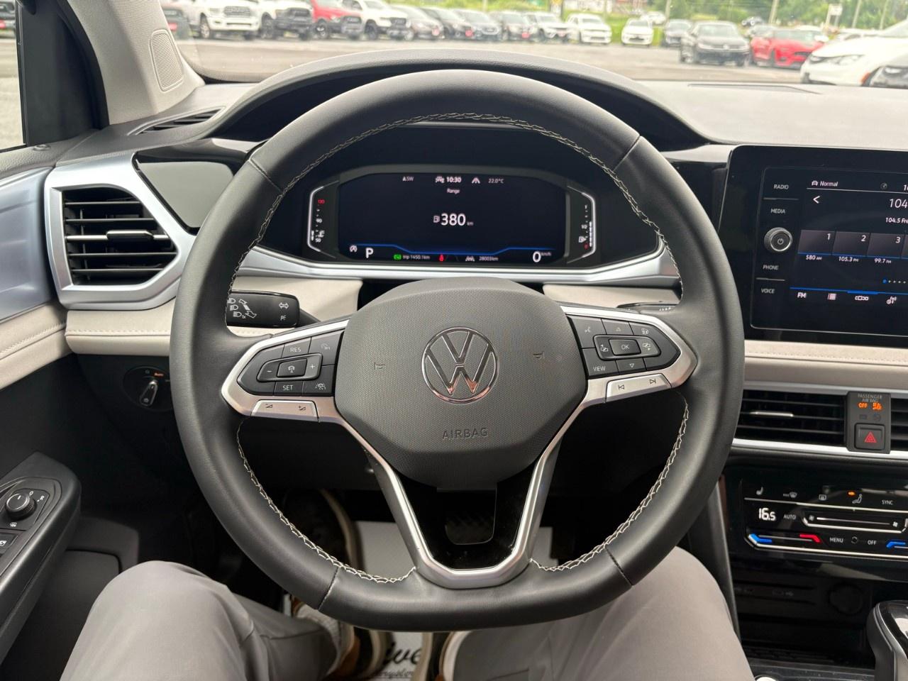 2025 Volkswagen Taos Comfortline 4Motion Photo