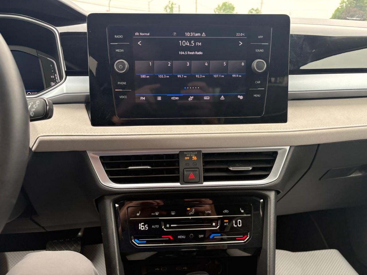 2025 Volkswagen Taos Comfortline 4Motion Photo