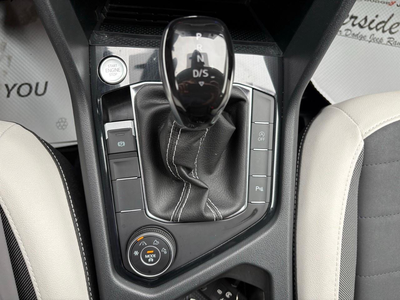 2025 Volkswagen Taos Comfortline 4Motion Photo