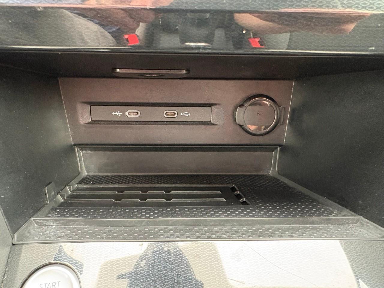2025 Volkswagen Taos Comfortline 4Motion Photo