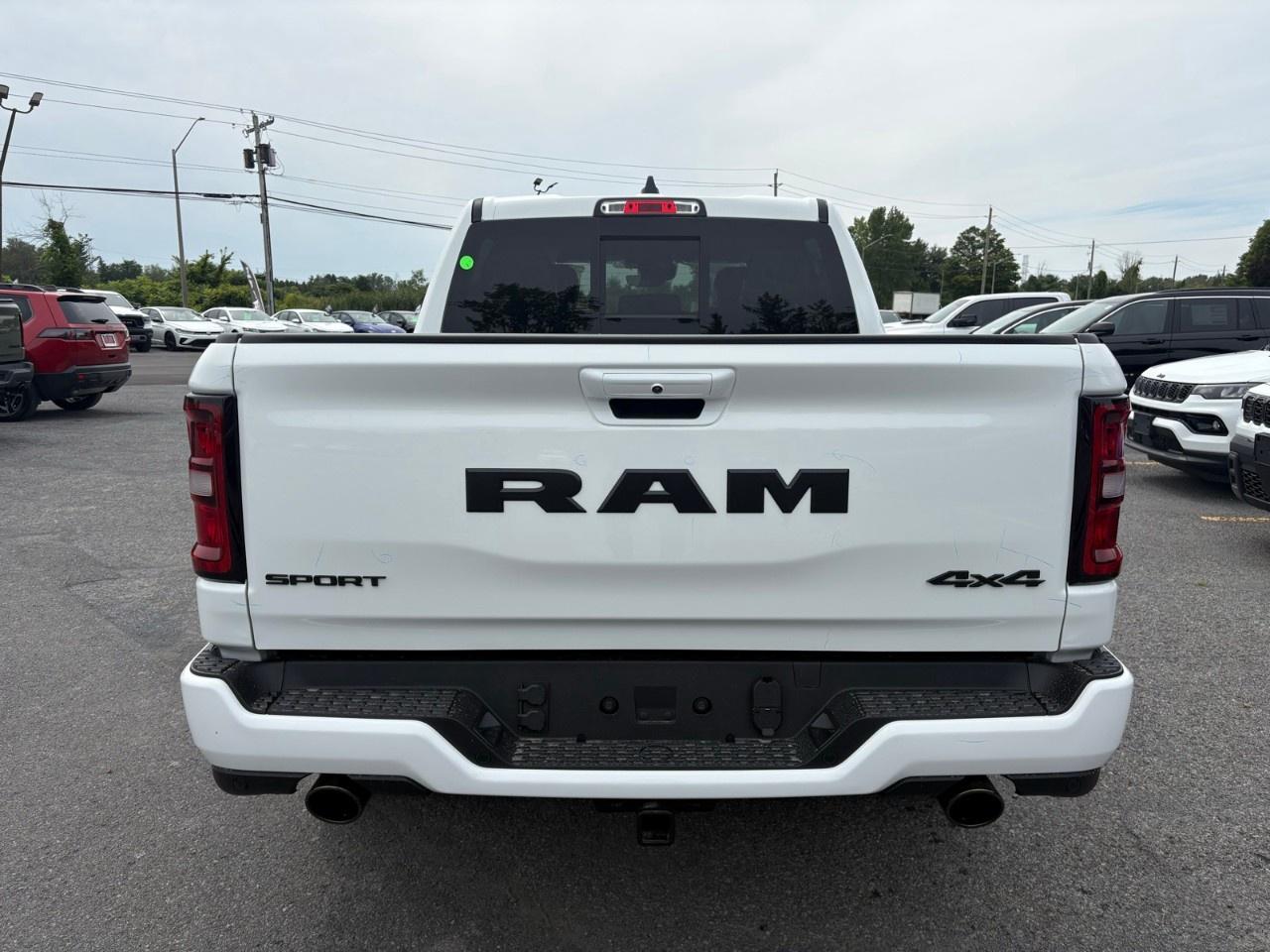 2026 RAM 1500 SPORT 4X4 CREW CAB 5'7" BOX Photo4