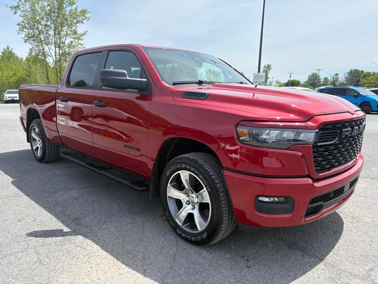2026 RAM 1500 EXPRESS 4X4 CREW CAB 6'4" BOX Photo