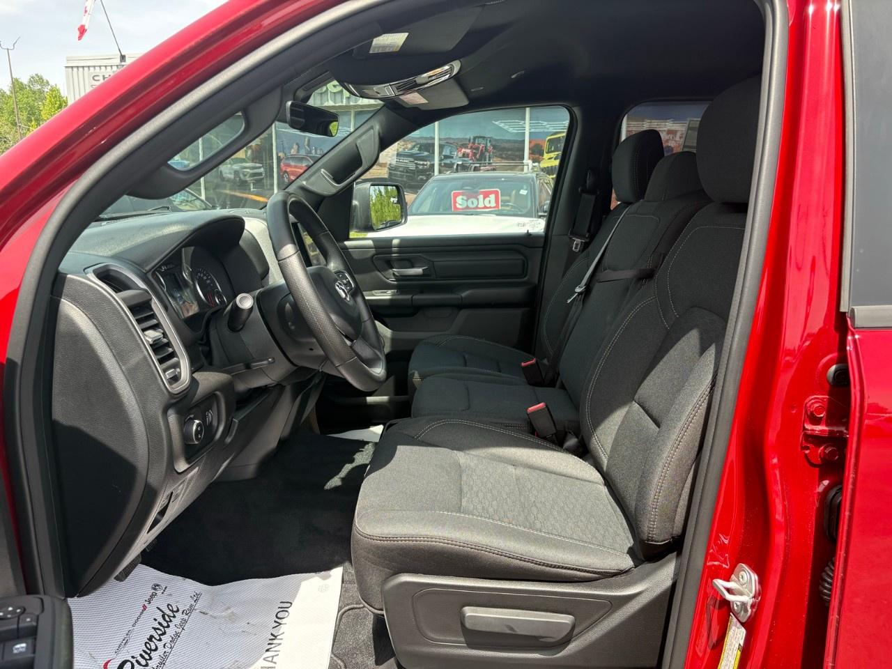 2026 RAM 1500 EXPRESS 4X4 CREW CAB 6'4" BOX Photo