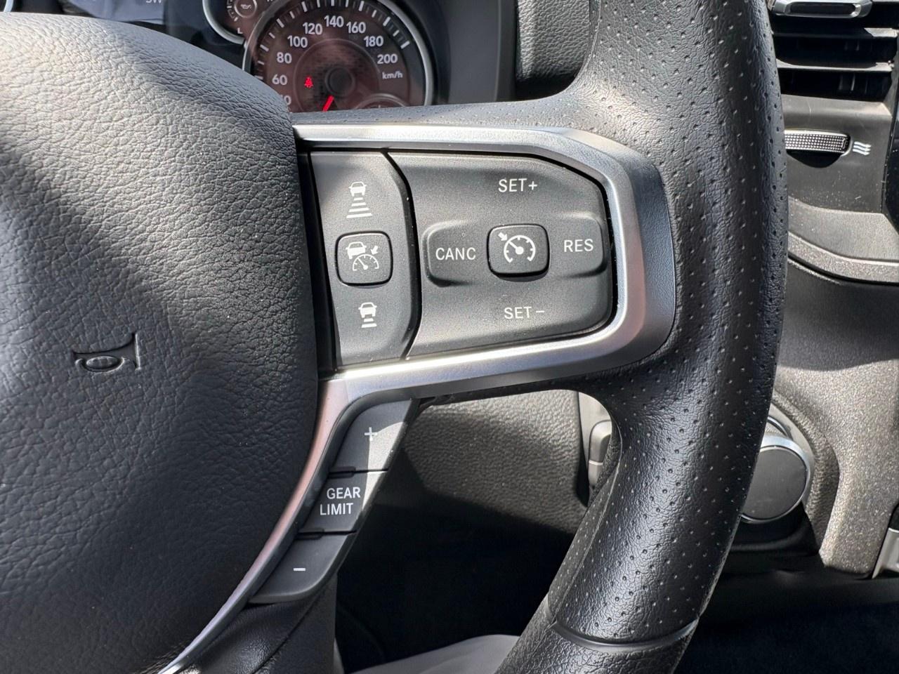 2026 RAM 1500 EXPRESS 4X4 CREW CAB 6'4" BOX Photo