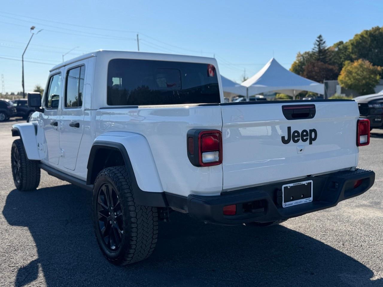 2026 Jeep Gladiator NightHawk 4x4 Photo