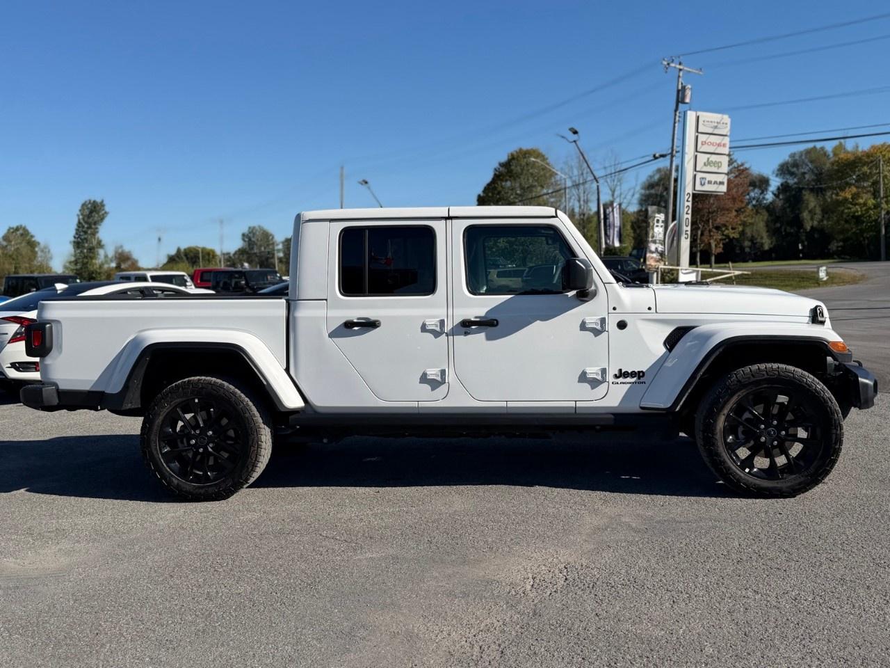 2026 Jeep Gladiator NightHawk 4x4 Photo