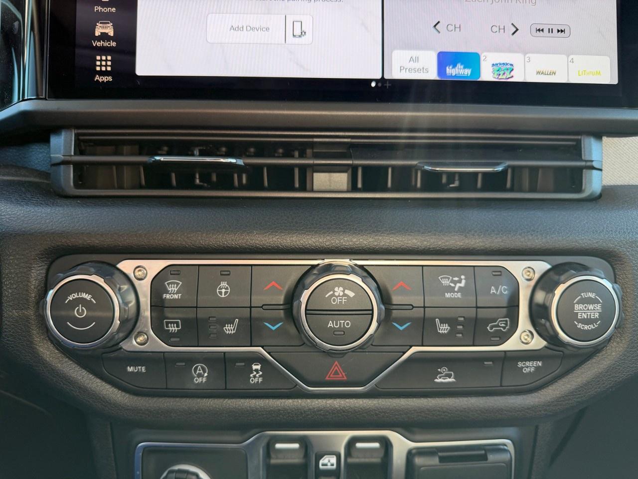 2026 Jeep Gladiator NightHawk 4x4 Photo
