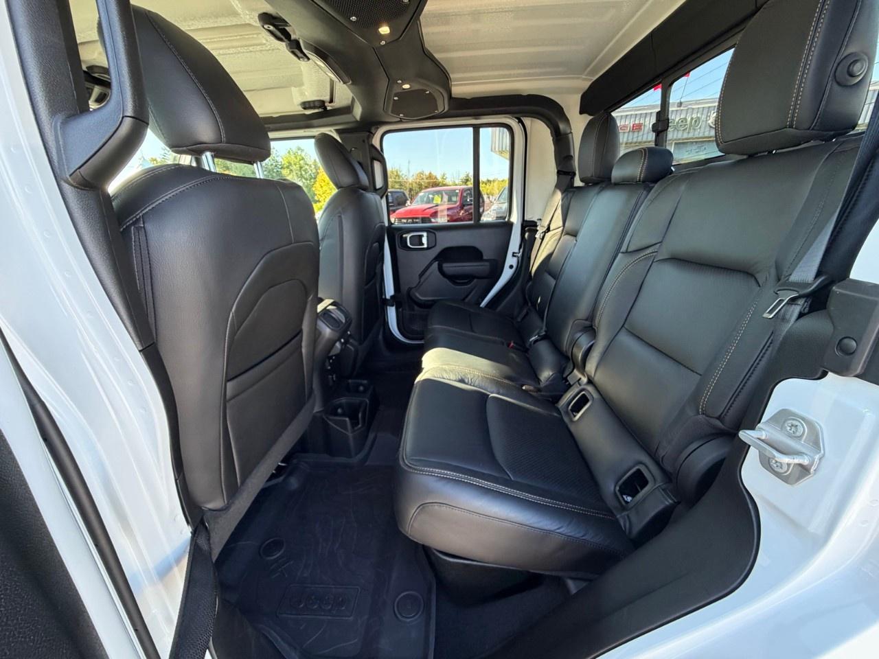 2026 Jeep Gladiator NightHawk 4x4 Photo