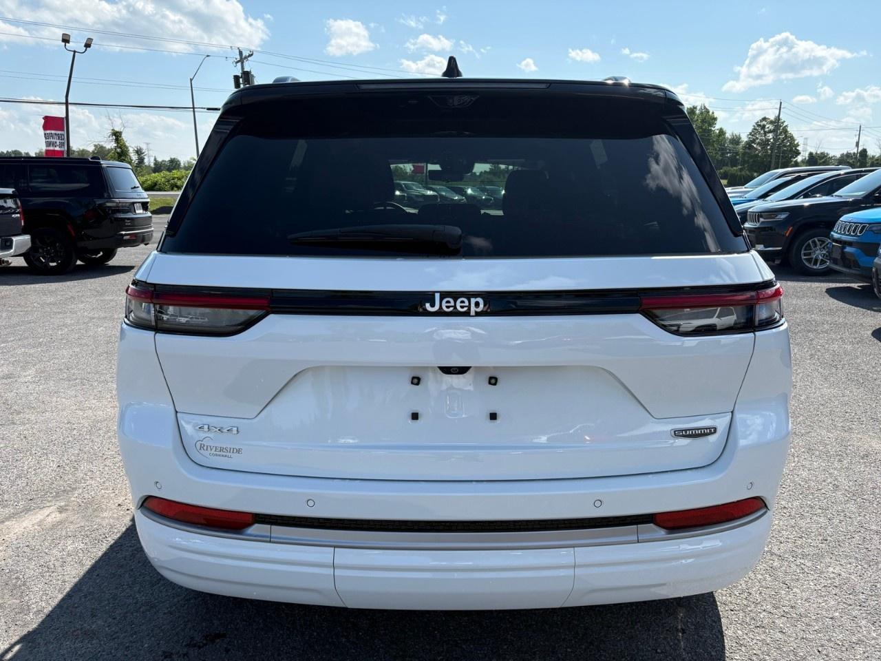 2026 Jeep Grand Cherokee Summit 4x4 Photo3