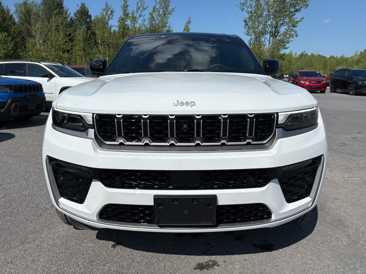 2026 Jeep Grand Cherokee Summit 4x4 Photo