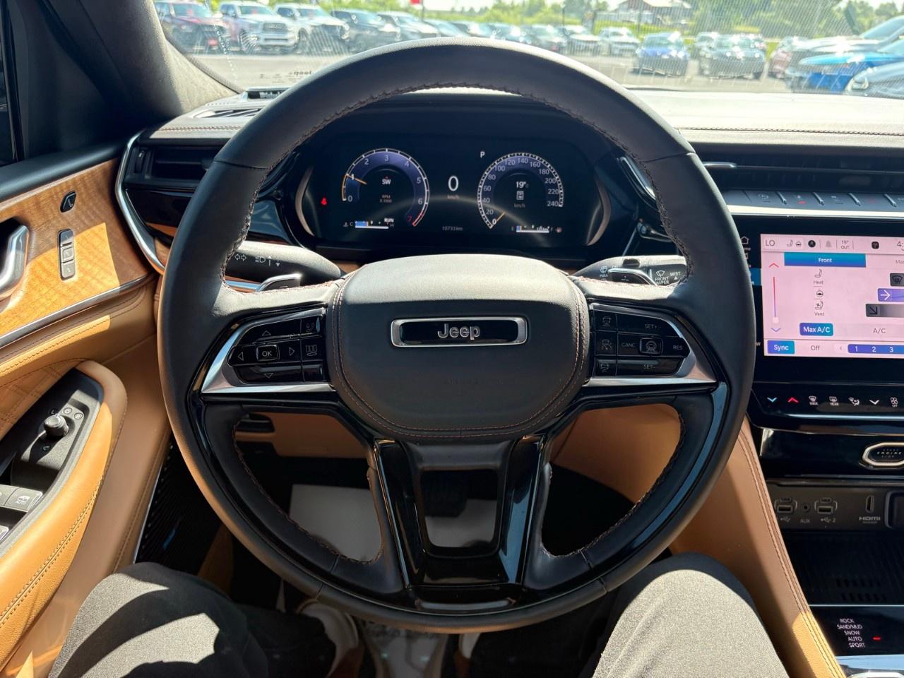 2026 Jeep Grand Cherokee Summit 4x4 Photo