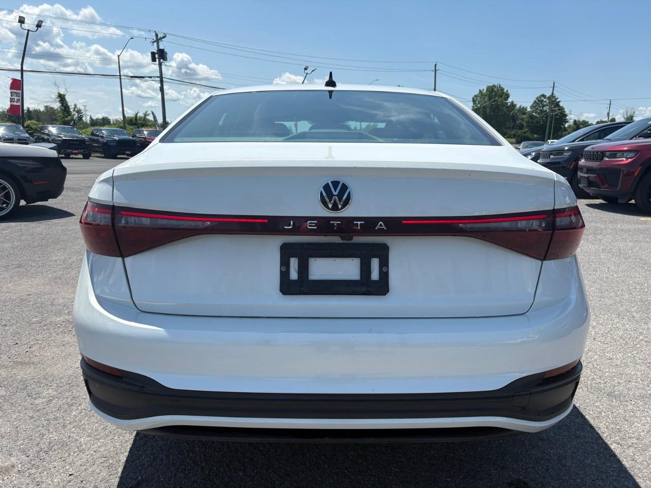 2025 Volkswagen Jetta Comfortline AUTO Photo