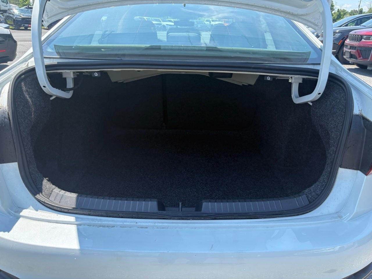 2025 Volkswagen Jetta Comfortline AUTO Photo