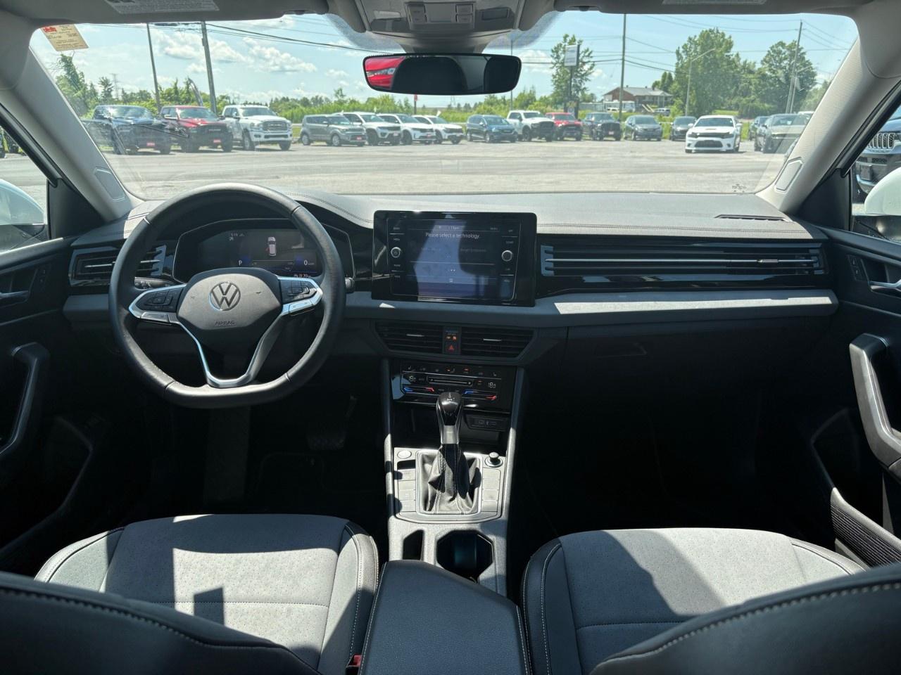 2025 Volkswagen Jetta Comfortline AUTO Photo