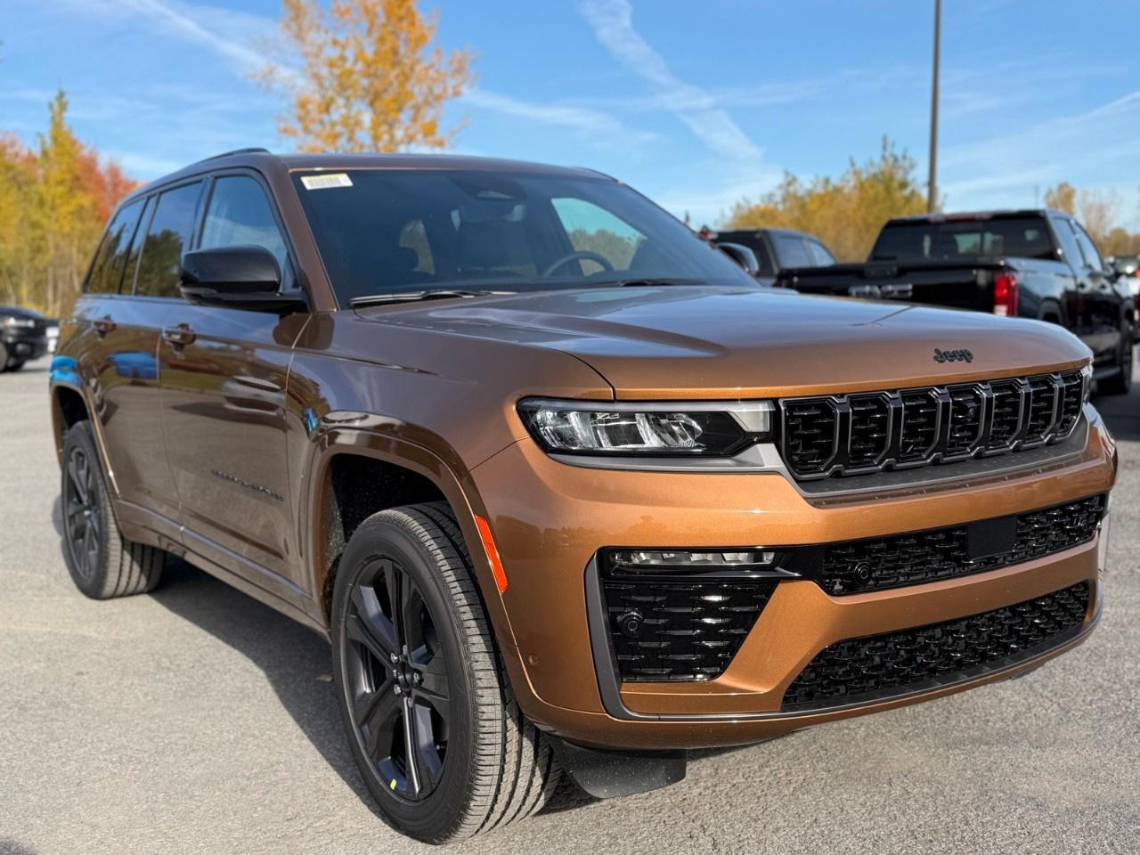 2027 Jeep Grand Cherokee Laredo Altitude 4x4 Photo