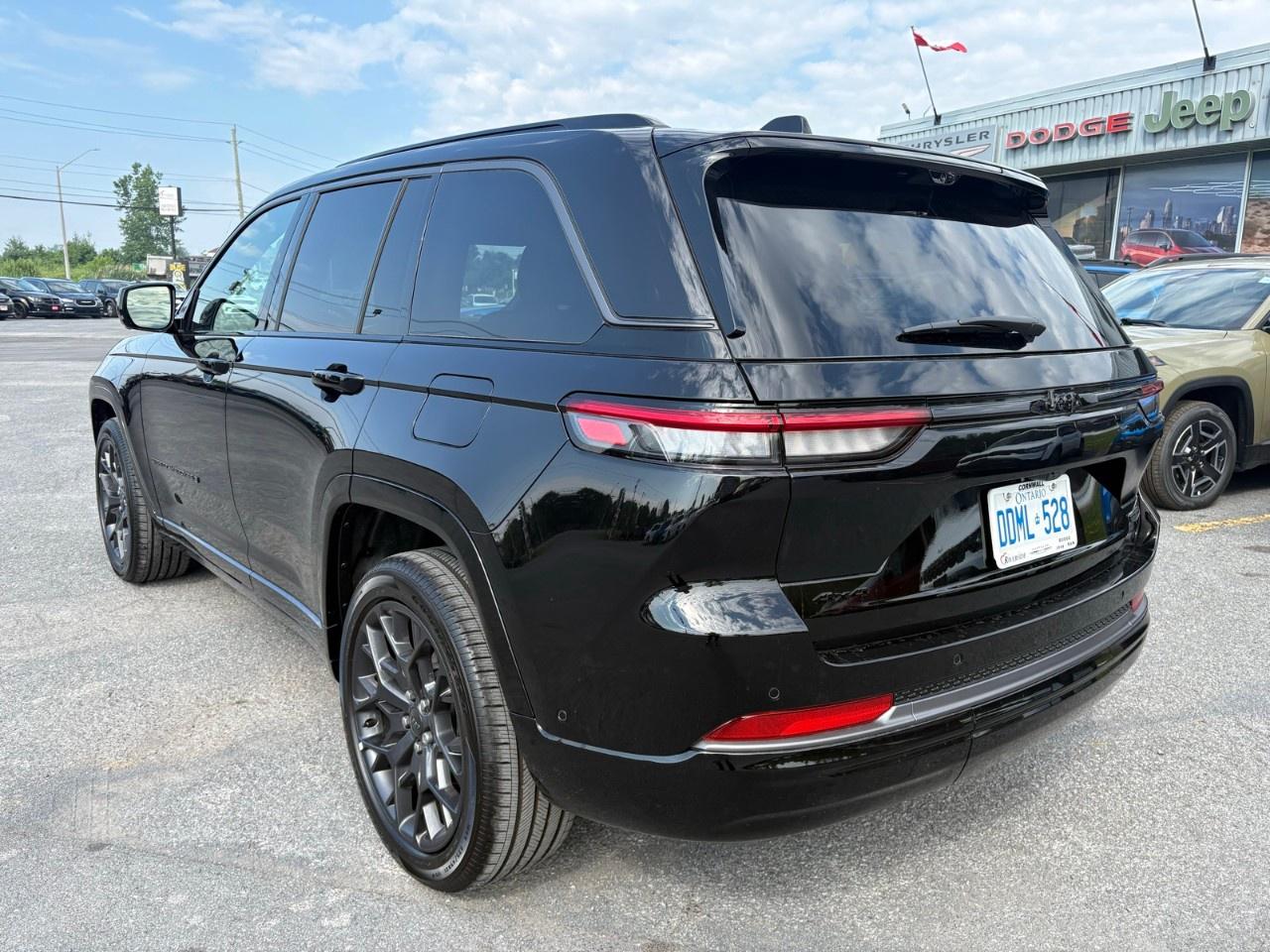 2026 Jeep Grand Cherokee Summit 4x4 Photo