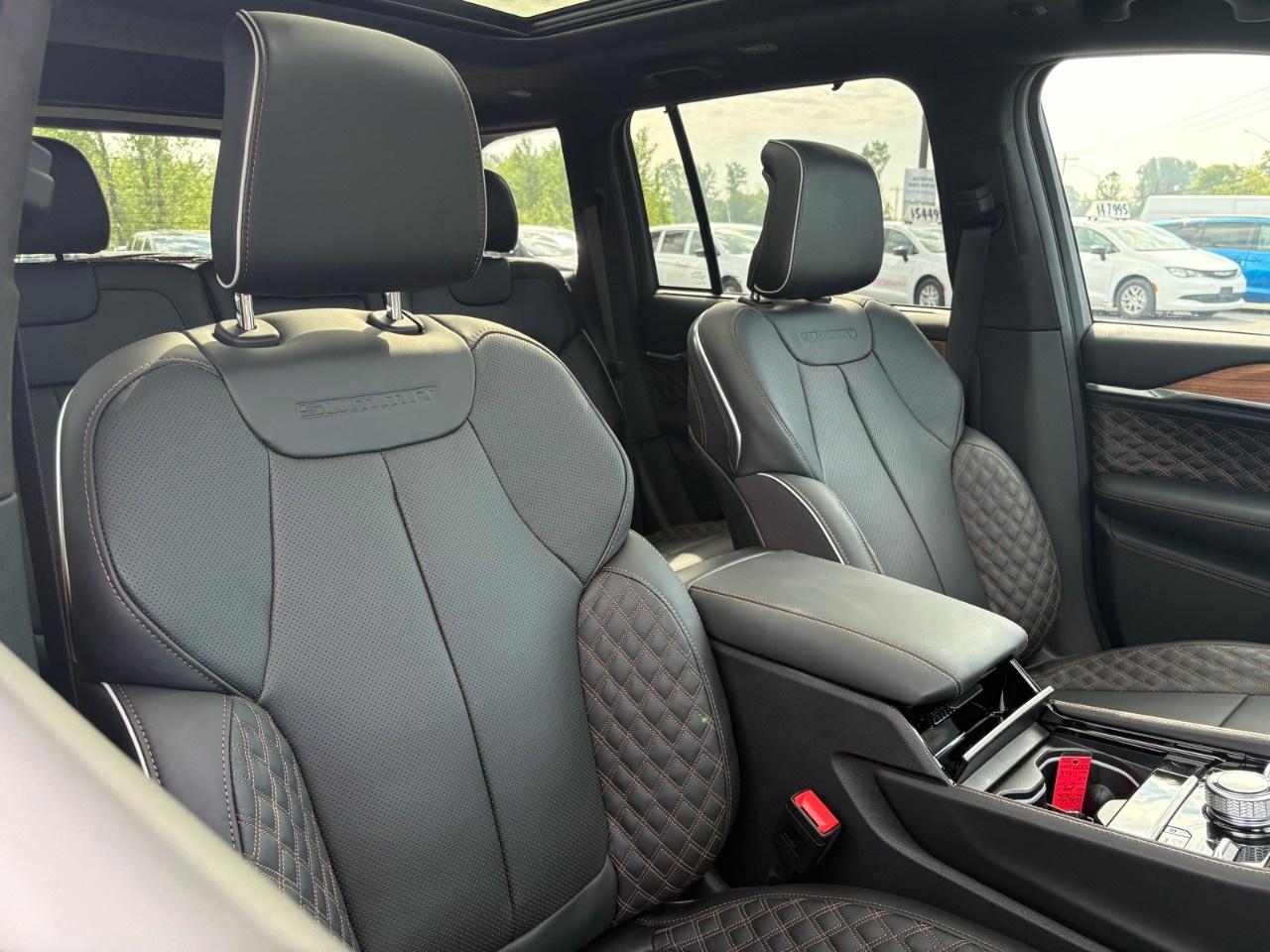 2026 Jeep Grand Cherokee Summit 4x4 Photo