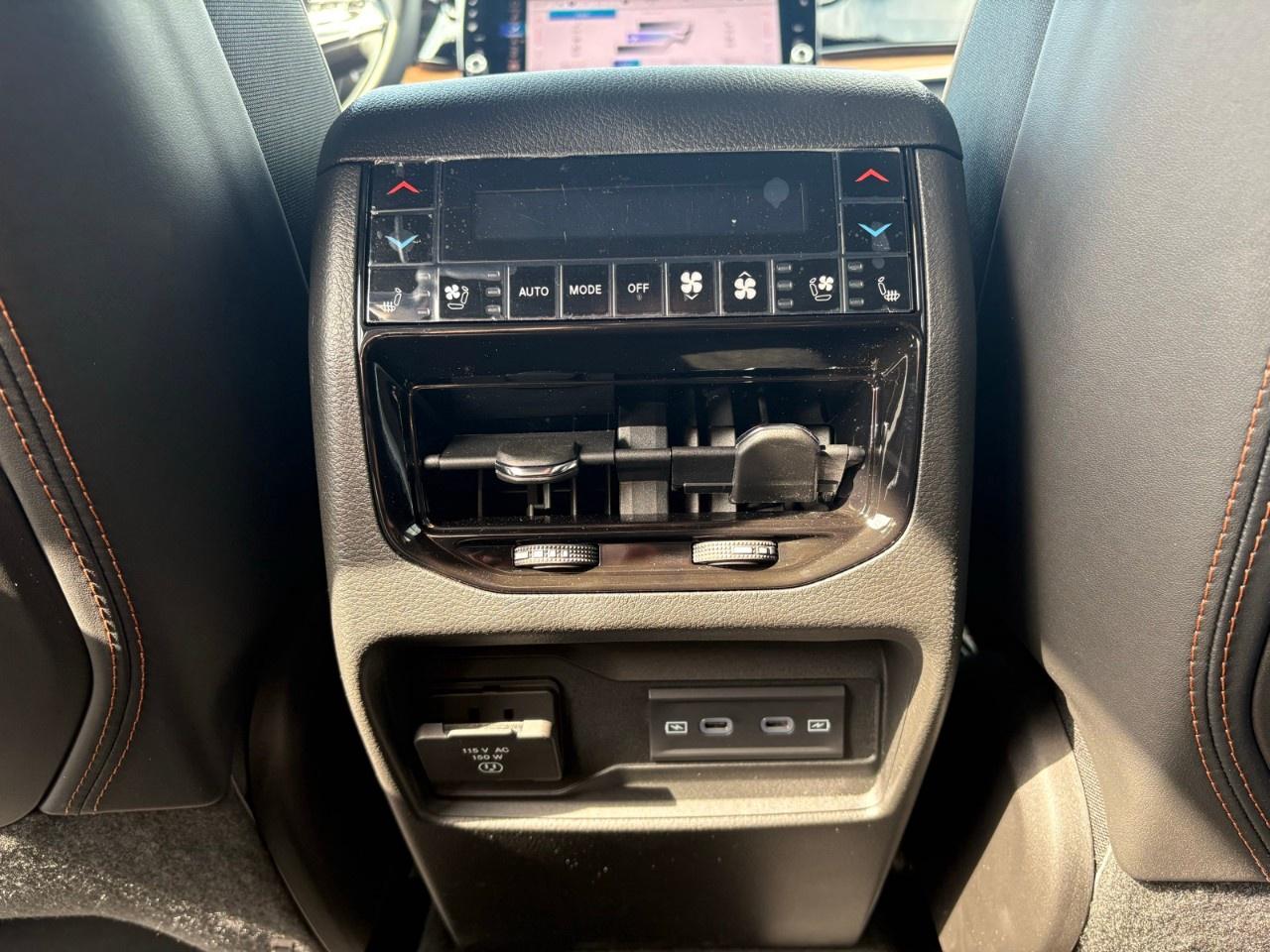 2026 Jeep Grand Cherokee Summit 4x4 Photo