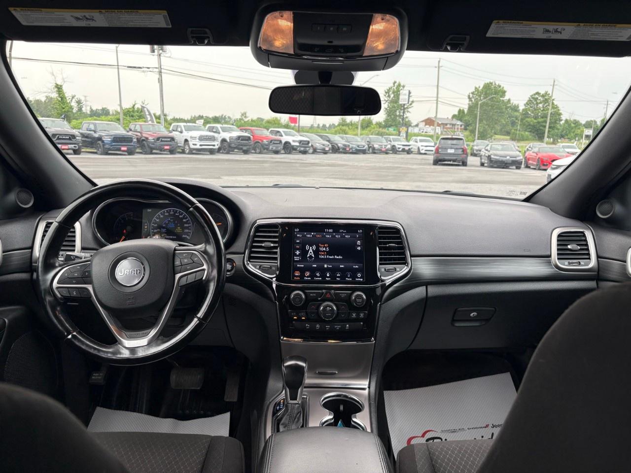 2021 Jeep Grand Cherokee LAREDO 4x4 Photo