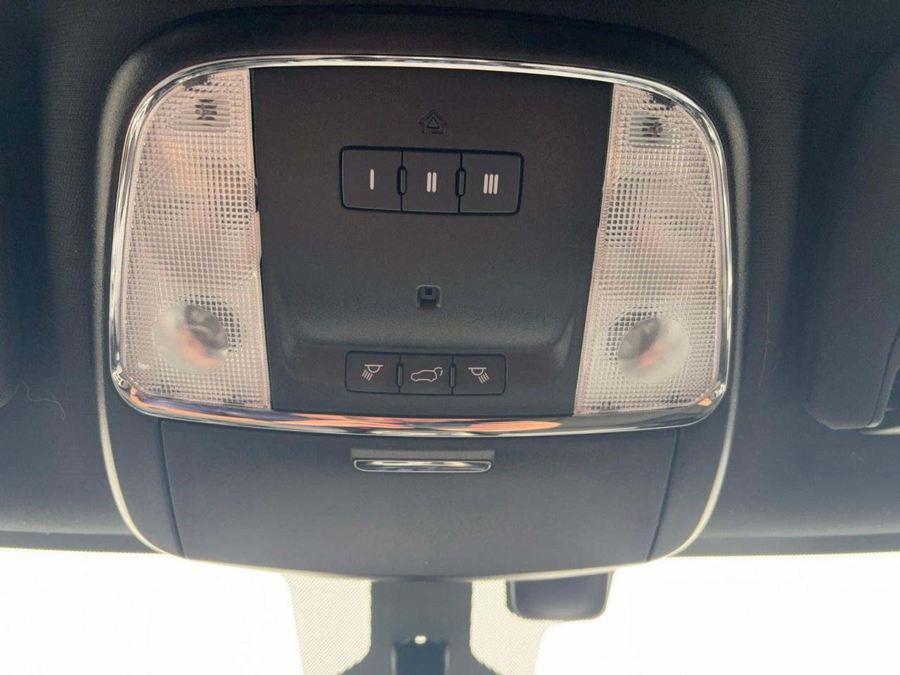 2021 Jeep Grand Cherokee LAREDO 4x4 Photo