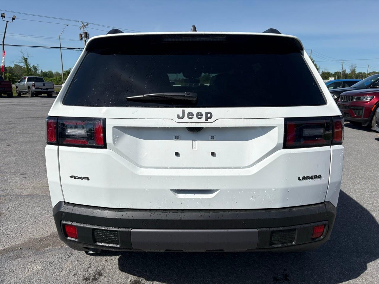2026 Jeep Cherokee LAREDO 4x4 Photo