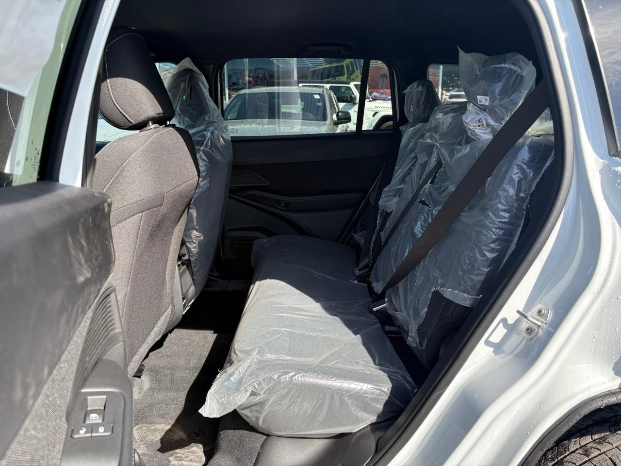 2026 Jeep Cherokee LAREDO 4x4 Photo