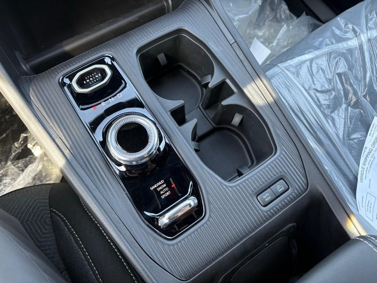 2026 Jeep Cherokee LAREDO 4x4 Photo