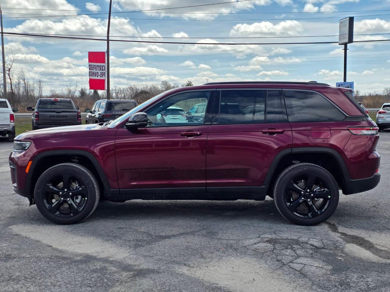 2026 Jeep Grand Cherokee ALTITUDE 4X4 Photo1