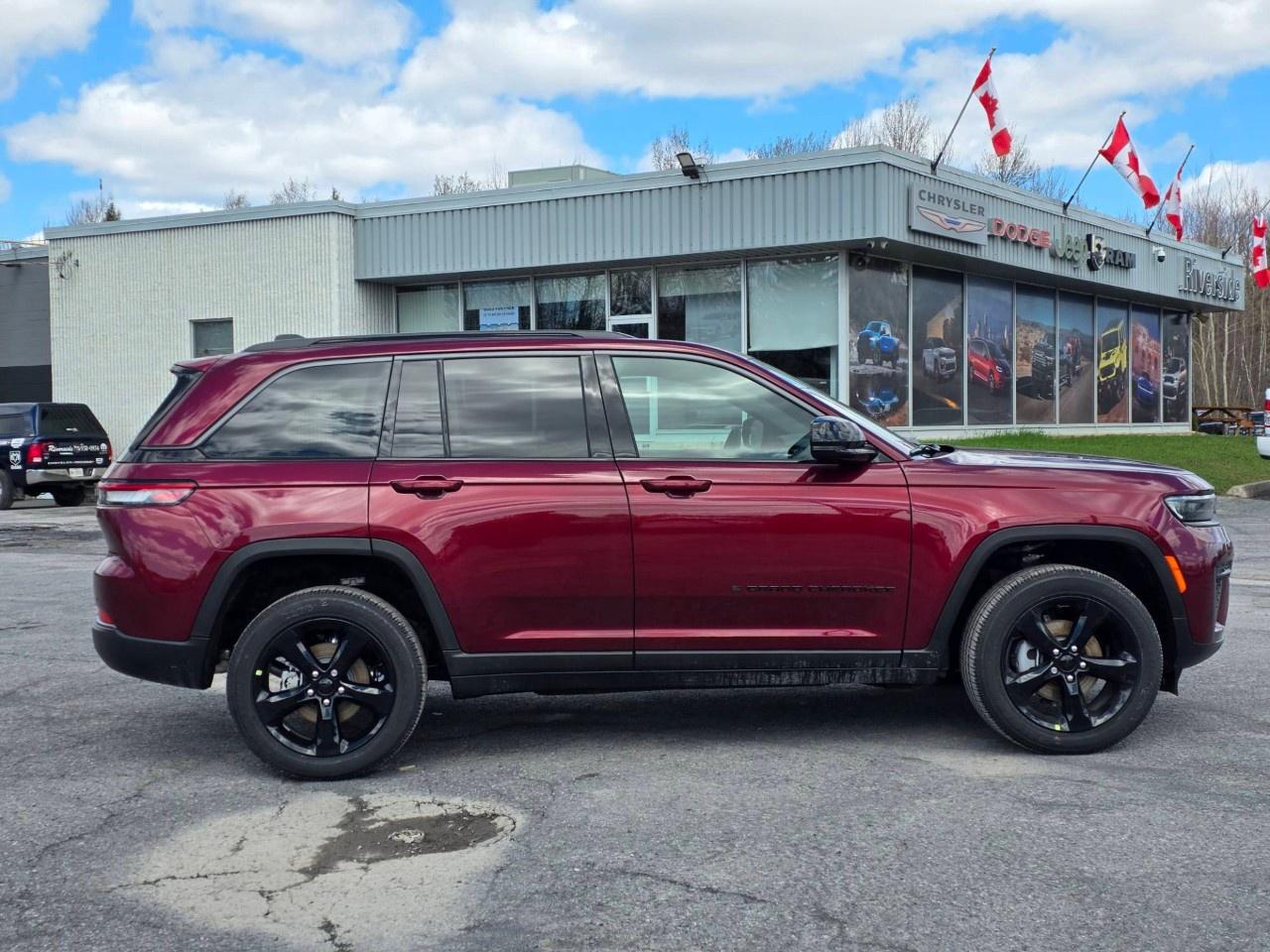 2026 Jeep Grand Cherokee ALTITUDE 4X4 Photo