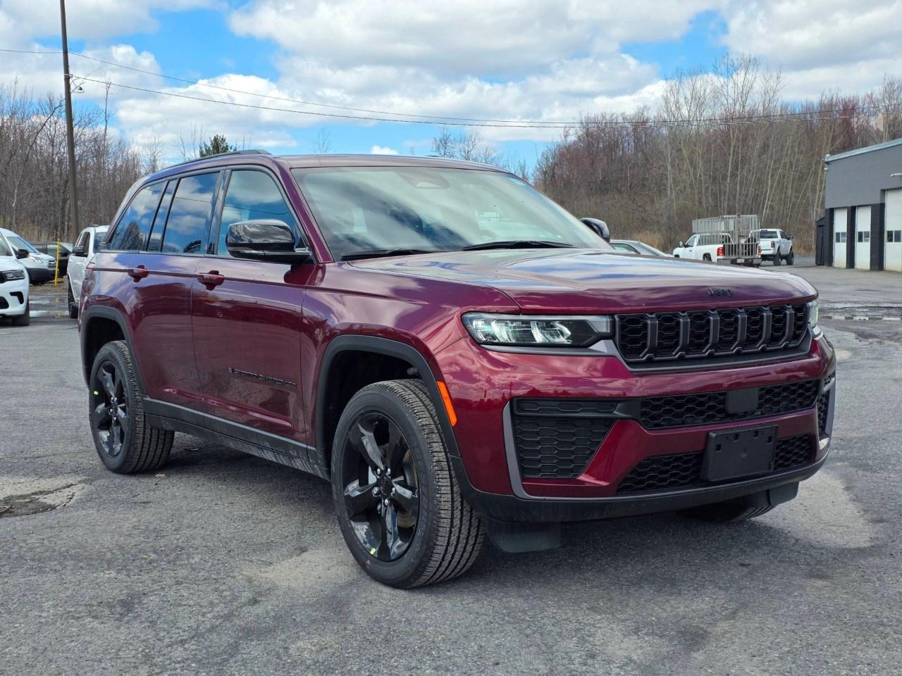 2026 Jeep Grand Cherokee ALTITUDE 4X4 Photo