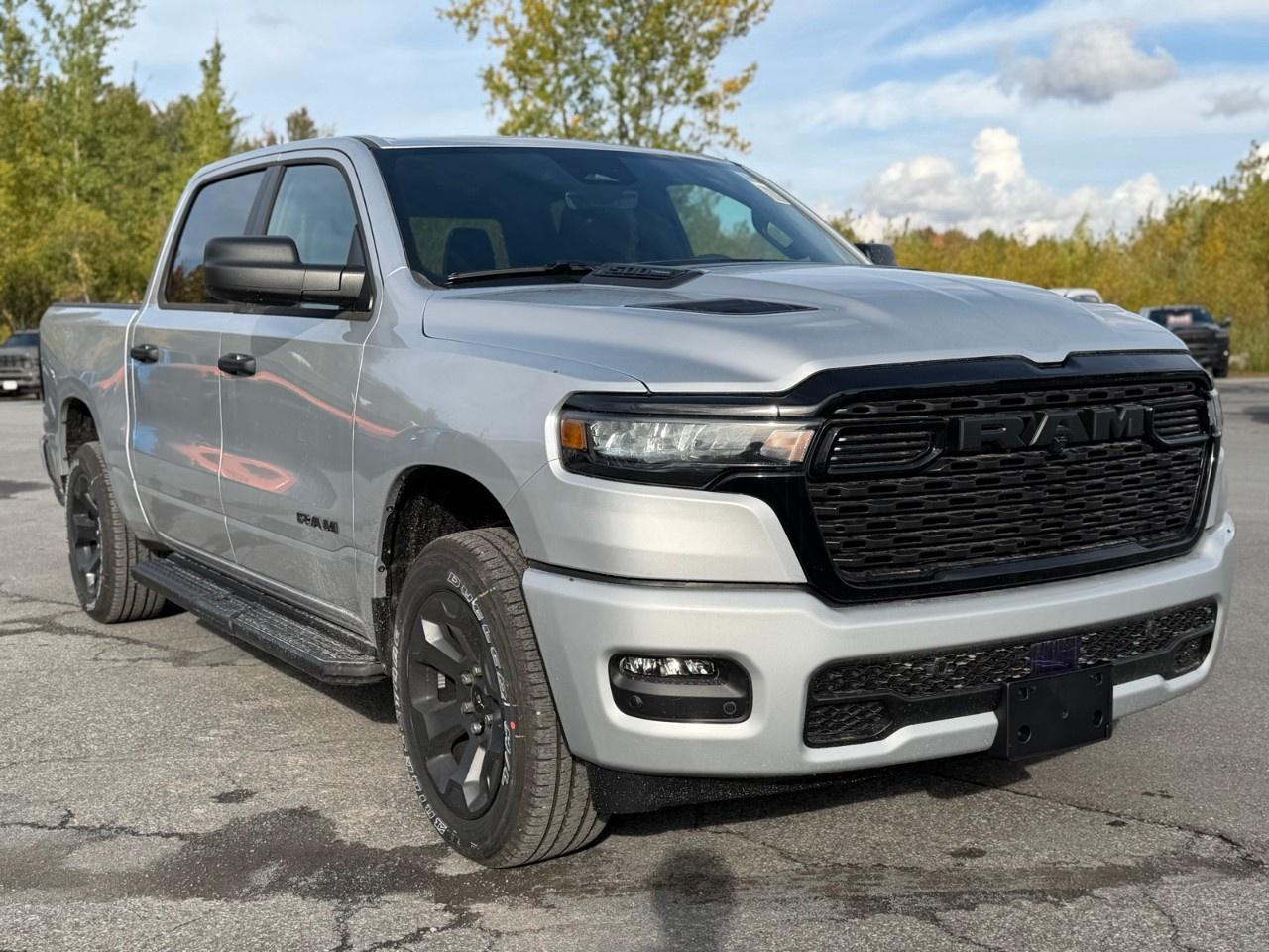 2027 RAM 1500 Express 4x4 Crew Cab 5'7" Box Photo